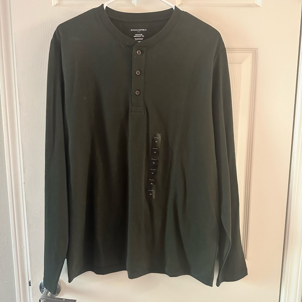 Banana Republic Green Long Sleeve Tee
